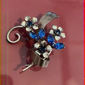 3 Flower brooch